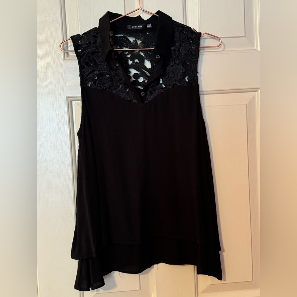 Doe and Rae lace sleeveless blouse